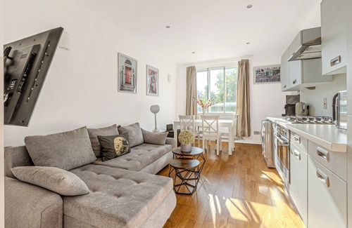 Chelsea Riverside Apartment | Bright 1 BR Apt on the Kings Road, Chelsea