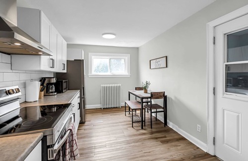 Cornwall Apartment | Bright 1-BR APT, Prime Location 5