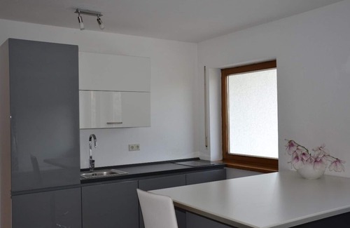 Oberteuringen Apartment | Bright 1-room apartment with garden access