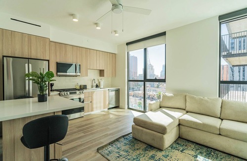 Roosevelt Apartment | Bright 1BR Haven - Pool & Gym Access + Rooftop