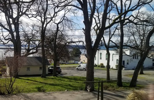 Oak Harbor House | Bright 2bd/1ba main level of home, partial water view, close to old town.