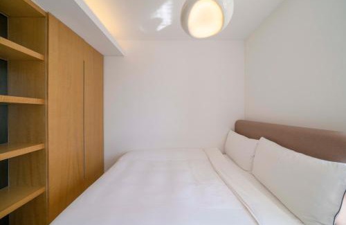 Xujiahui Apartment | Bright 2BR 1 Living Room Suite Steps from Xujiahui Metro