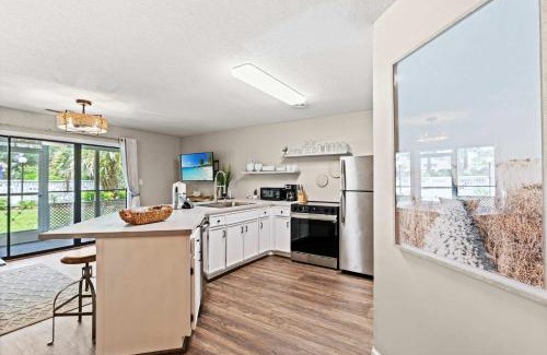 Little River House | Bright 2BR Condo with Poolside Patio, Near Beach
