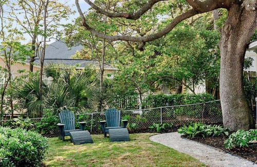 Folly Beach House | Bright 3-Bed Cottage w/Grill, Steps to the Beach!