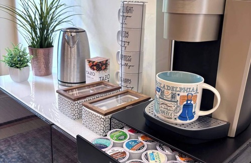 Brewerytown Apartment | Bright 3BR Apartment near Art Museum