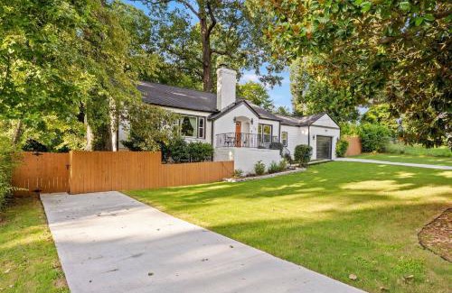 Church Street House | Bright 3BR Upstairs Unit - Summerhill