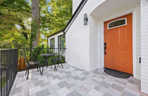 Church Street House | Bright 3BR Upstairs Unit - Summerhill