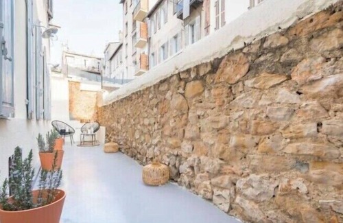 Saint-Charles Apartment | Bright 47 M2 With Nice Terrace, Hypercenter