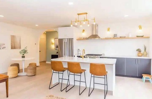 Little Italy House | Bright 4BR Little Italy Home: Free Parking & Sleeps 9!