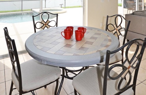 Seasons House | Bright 6 bedroom pool home in Kissimmee - Spa and games room