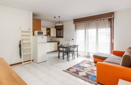 Borgo Roma Apartment | Bright 60 sqm apartment, ideal for 4 people, located on the second floor of a building with a lift (not suitable for disabled people).The accommodation is located 3 minutes on foot from the Santa Teresa park, just 3.2km from the Verona Arena and 850 mete