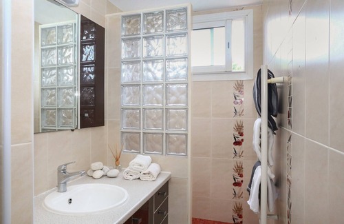 Moulin a Vent Apartment | Bright 90m² close to the sea, WIFI