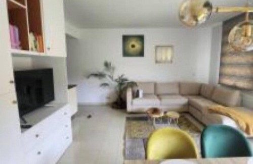 Ganshoren Apartment | Bright apartment with private terrace right next to the Basilix
