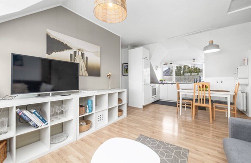 Hafnarfjordur Apartment | Bright & Airy 3BR Apartment