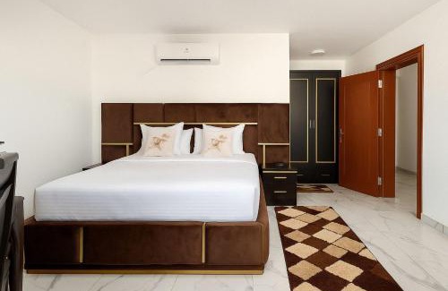 Suez Canal Ski Chalet | Bright and Airy Chalet Near the Beach
