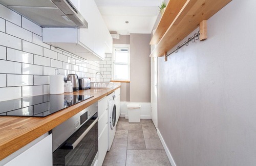 Newington Apartment | Bright and Cosy Apartment in South London