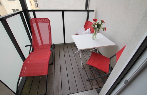 Matzleinsdorf House | Bright and cozy apartment, close to the city center and close to the train station