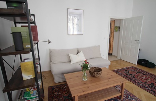 Matzleinsdorf House | Bright and cozy apartment, close to the city center and close to the train station