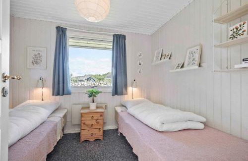 Vang House | Bright And Cozy Summer House With Sea View