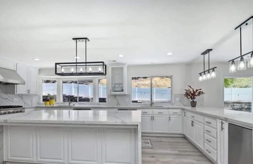 Lake Wohlford House | Bright and Full of Sun I 7 Bds North of San Diego I Sleeps 16