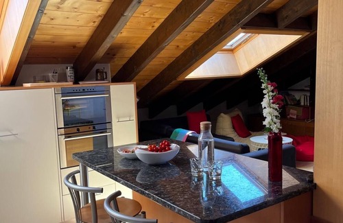 Montana Apartment | Bright and modern apartment roof