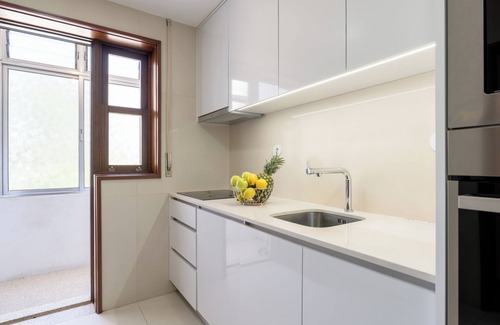 Ramalde Apartment | Bright and Spacious Flat by Host Wise