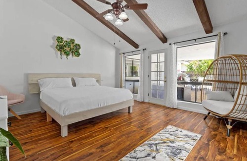 Greenacres House | Bright and spacious 4-bed w/ pool and king suite