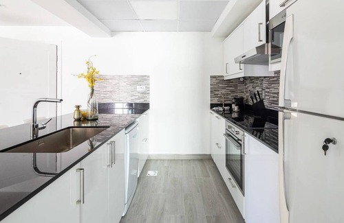 The Greens Apartment | Bright and Stylish 1BR in The Greens!