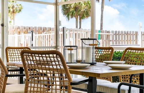 Longboat Key Villa | Bright and Sunny Oceanfront Villa With Pool + Lanai | Hosts 6