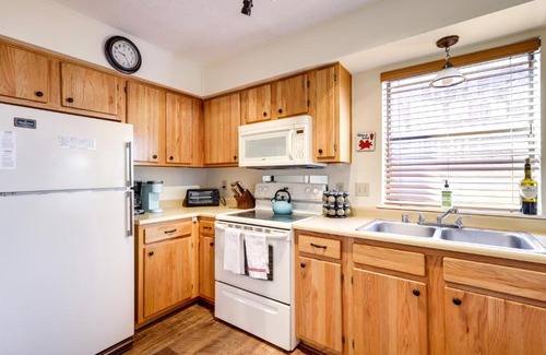 Angel Fire Apartment | Bright Angel Fire Resort Condo Walk to Ski Lift