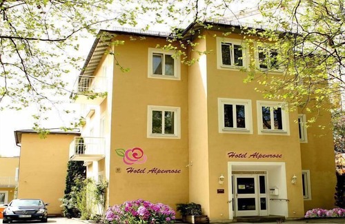 Bad Reichenhall Apartment | Bright apartment- 4 persons, 40sqm, 1 bedroom, large windows