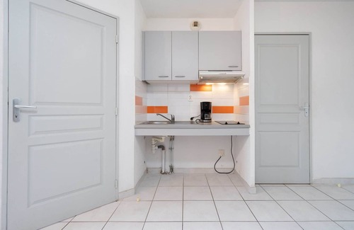 Le Grau-Du-Roi Apartment | Bright Apartment Near the Sea