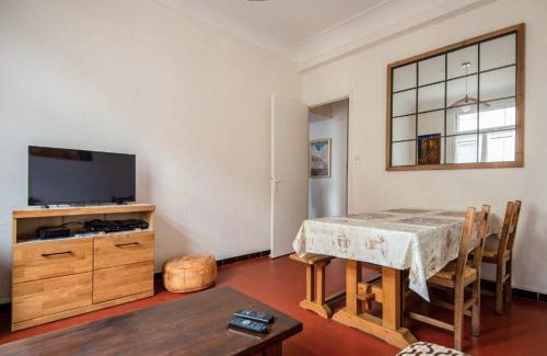 Les Cinq Avenues Apartment | Bright Apartment in Marseille