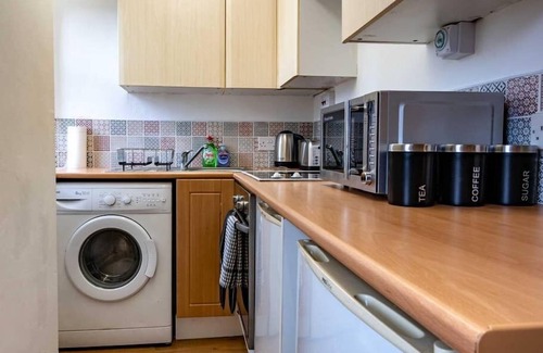 Glenisla Apartment | ☆Bright Apartment, Near University + City Centre☆