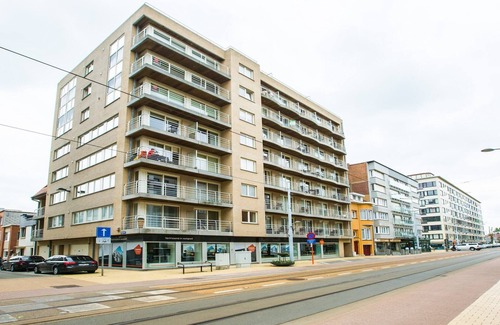 Middelkerke Apartment | Bright apartment with terrace