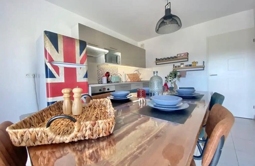 La Pompignane Apartment | Bright apartment with balcony