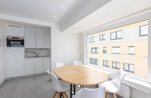 Westende Apartment | Bright apartment with frontal sea view