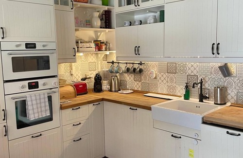 Aurelio Apartment | Bright apartment with garden