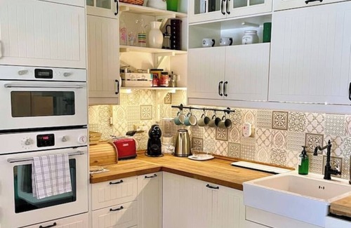 Aurelio Apartment | Bright apartment with garden