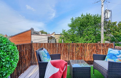 Federal Hill House | Bright & Beautiful 4BR Home + Parking, Walk to Harbor & Stadiums