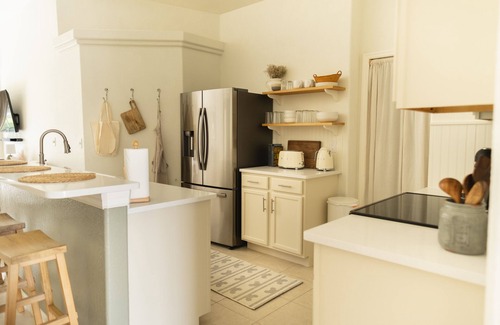 Vizcay House | Bright, Charming Home near Disney with Private HEATED Pool
