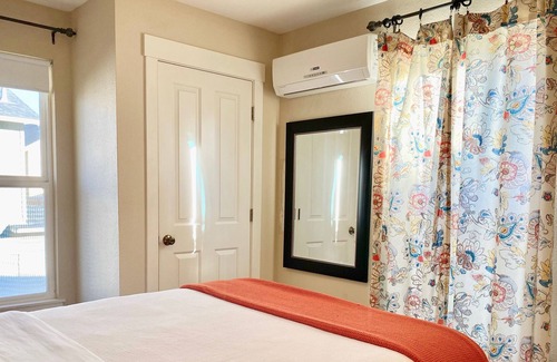 Chico House | Bright & Charming Loft in Beautiful neighborhood!