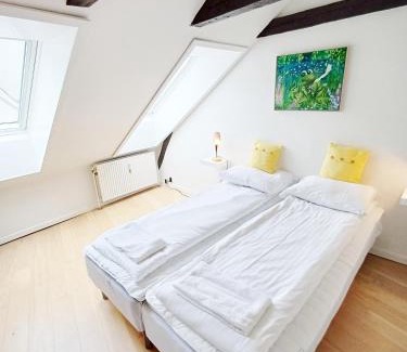 Randers Apartment | Bright City Central Apartment with Balcony