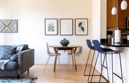 Clarendon Apartment | Bright Clarendon 1BR w/Elevator, walk to Metro & Dining, by Blueground