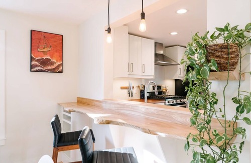 South End House | Bright, Clean House in Downtown Historic Neighborhood