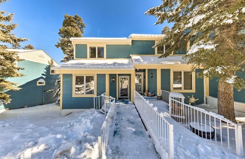 Cloudcroft Apartment | Bright Cloudcroft Condo with Game Room and Deck!