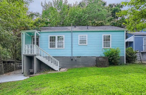 East Side House | Bright & Colorful 3 Bedroom in East Atlanta Village!
