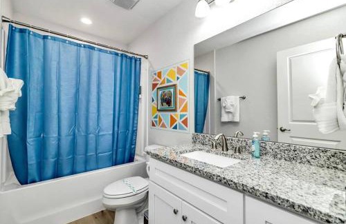 Dunnellon House | Bright & Colorful New Home 10 Min from Rainbow Springs