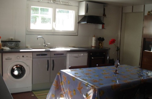 Mimizan Apartment | Bright, comfortable 2/5-person apartment, private garden, barbecue, garden furniture.