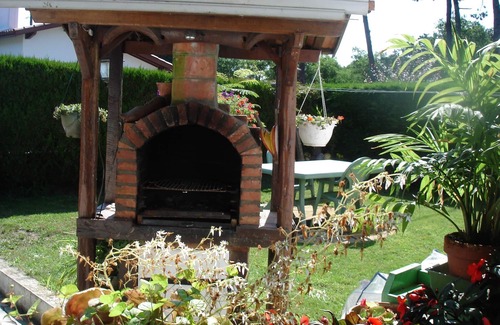 Mimizan Apartment | Bright, comfortable 2/5-person apartment, private garden, barbecue, garden furniture.